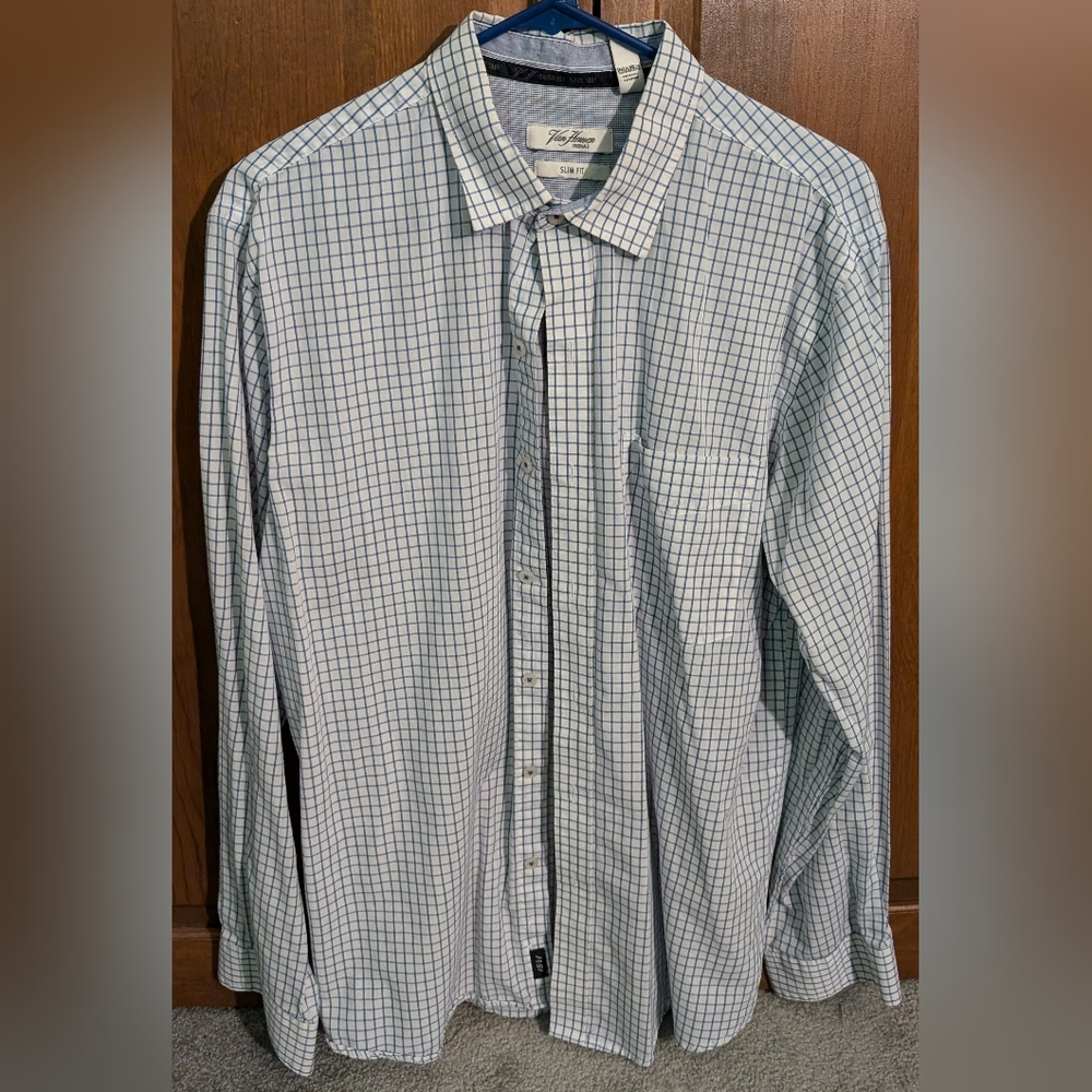 Van Heusen Men's Long Sleeve Button Down Shirt